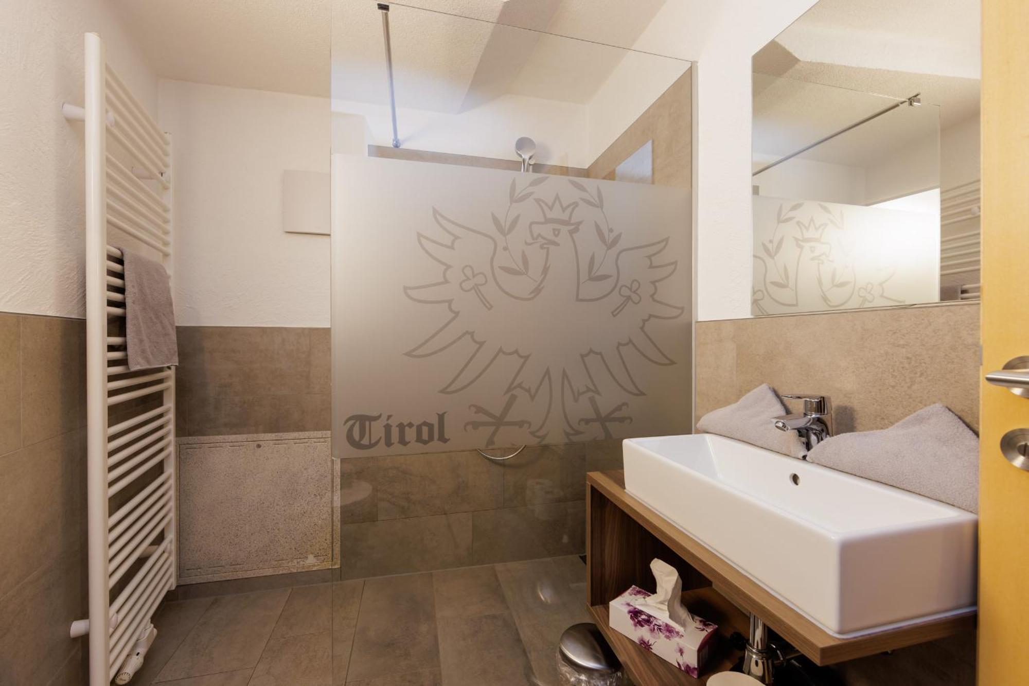 ריד אים אוברינטל Apartmenthaus Goldeck מראה חיצוני תמונה